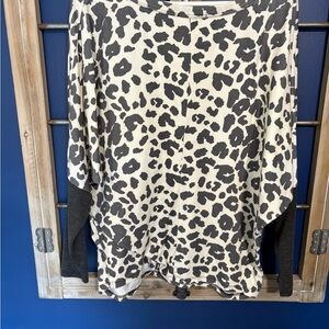 Boutique Perfect Peach Leopard Print Long Sleeve Top